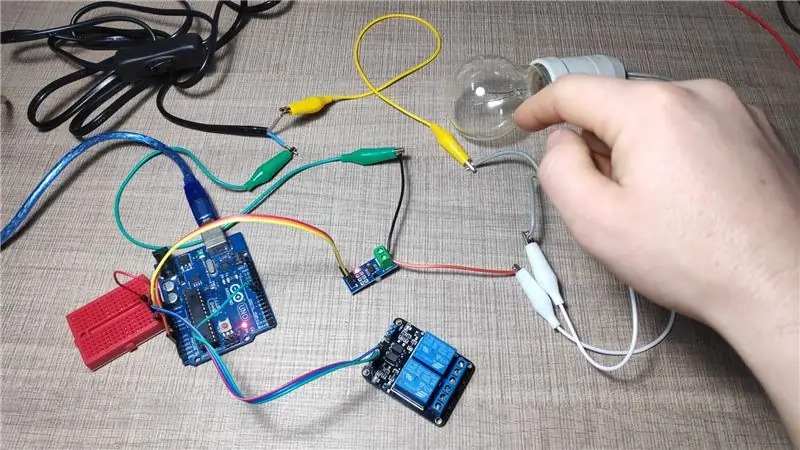 Construiți un circuit prototip