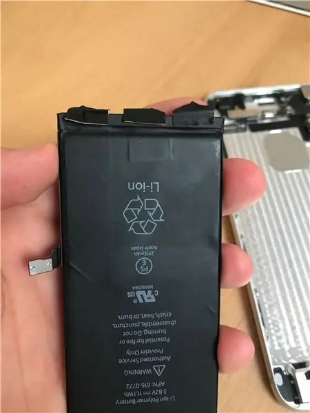 Installeer nieuwe lijm op uw nieuwe batterij