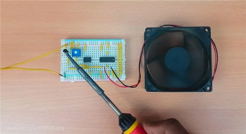 Ara agafeu alguns elements calefactors com el soldador més a prop del sensor de temperatura LM35