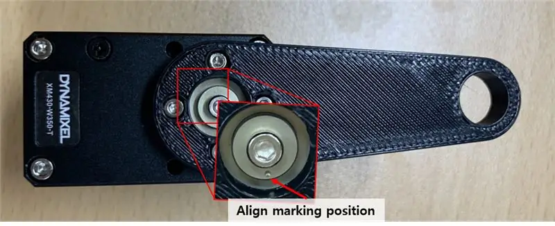 Installer en kobling 50 til Dynamixel (ID 3) med 4 bolter (WB_M2X03) mens du er oppmerksom på justeringsmarkeringsposisjonen på Dynamixel -hornet