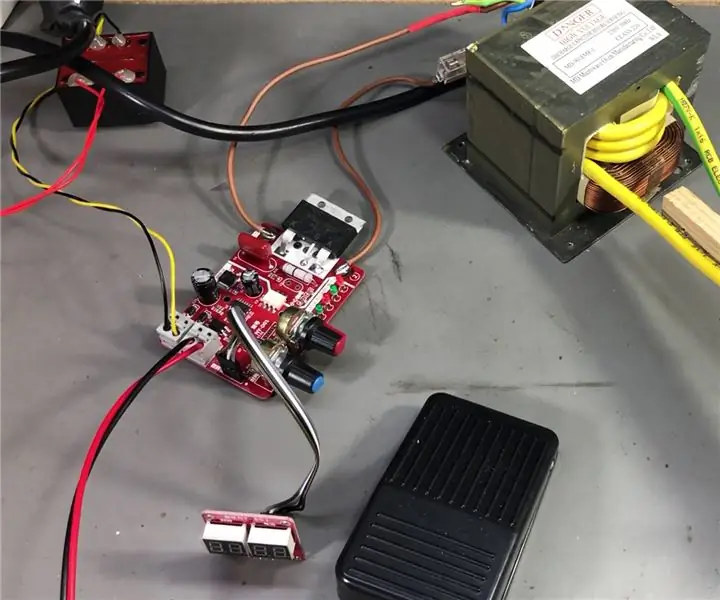 Costruire una saldatrice a punti da un trasformatore per forno a microonde: 7 passaggi (con immagini)