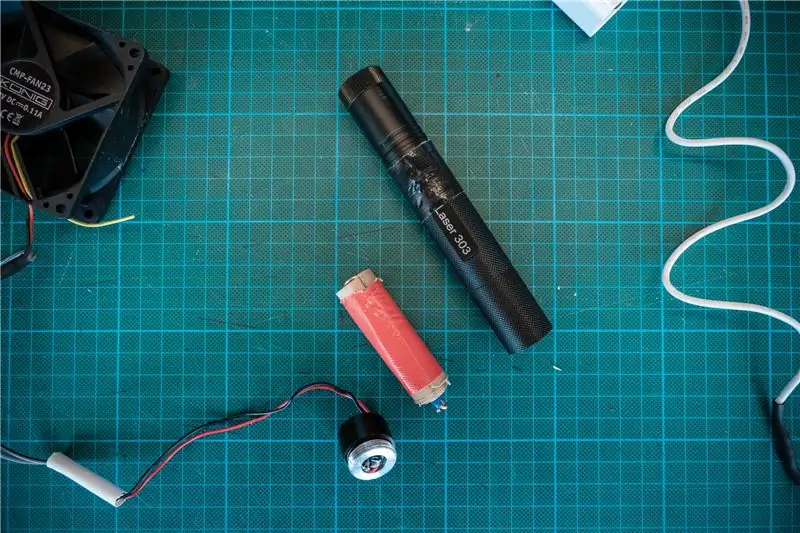 Hacka din laserpenna för att fungera på 5 volt