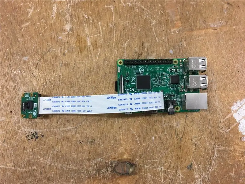 Insira a câmera no Raspberry Pi