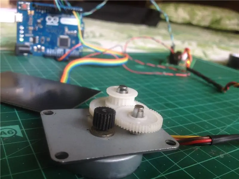 Gamitin muli ang Touchpad ng Lumang Laptop upang Makontrol ang isang Stepper Motor