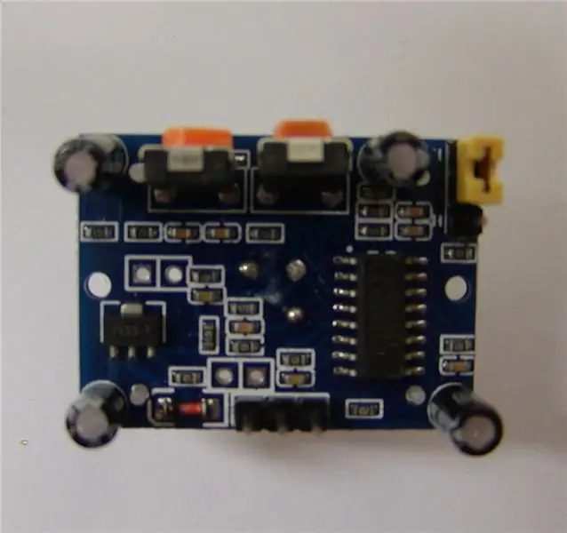 Retire el regulador 3v3 del detector de movimiento