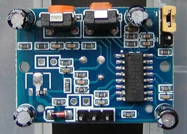 Retire el regulador 3v3 del detector de movimiento