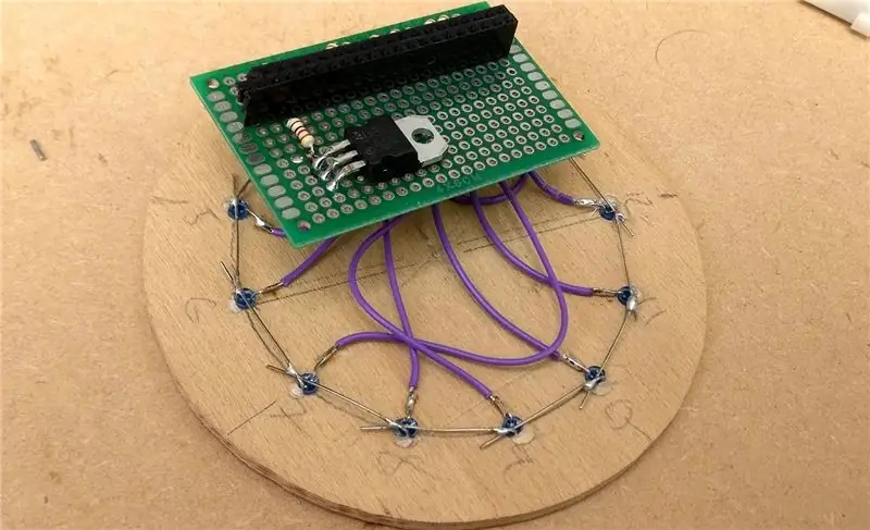 Completeu el circuit i el packaging