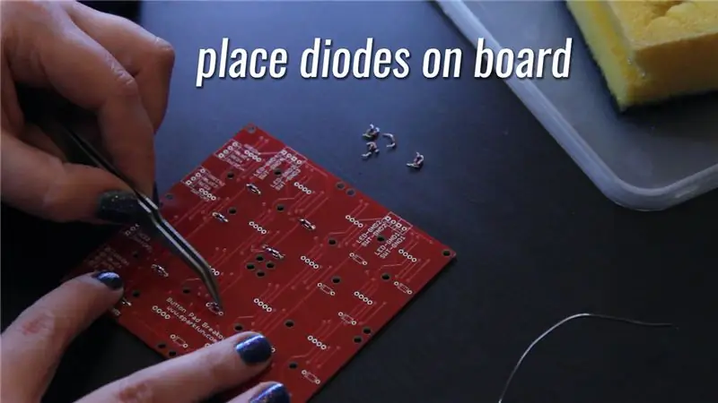 Soldeer die diodes op die bord