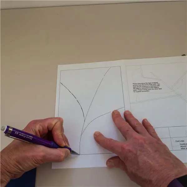 Etapa 1: trace o padrão ou desenhe seu próprio design