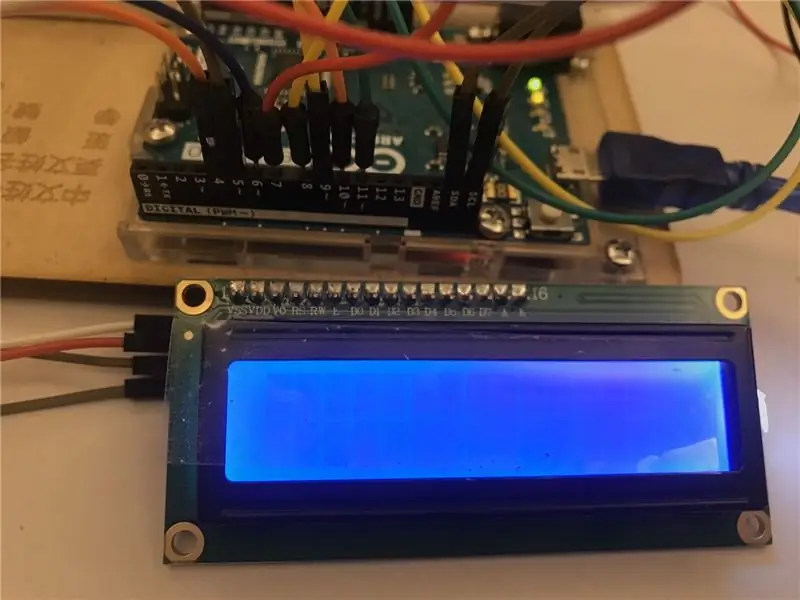 Anschließen des LCD