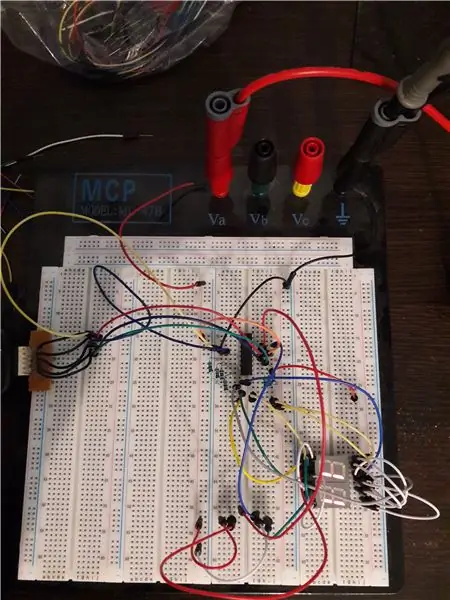 Laskelmat ja prototyyppien tekeminen Breadboardilla