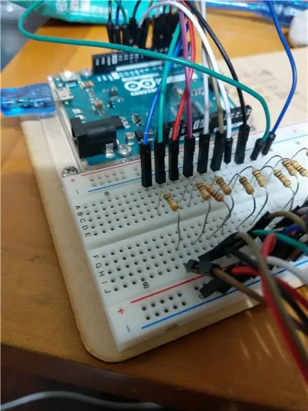 2 -кадам: Breadboard байланыштары: LED