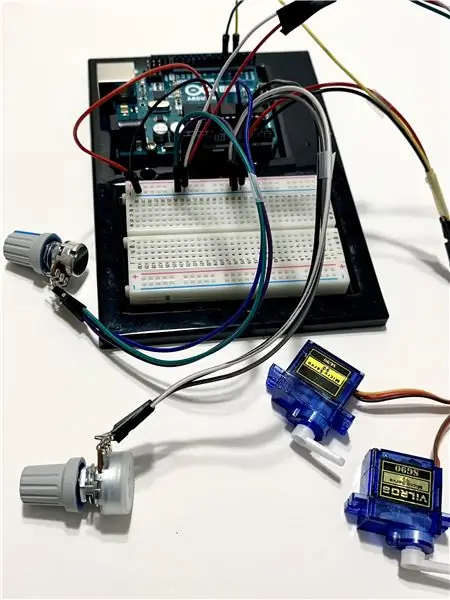 2 potenciometra + 2 servo + Arduino