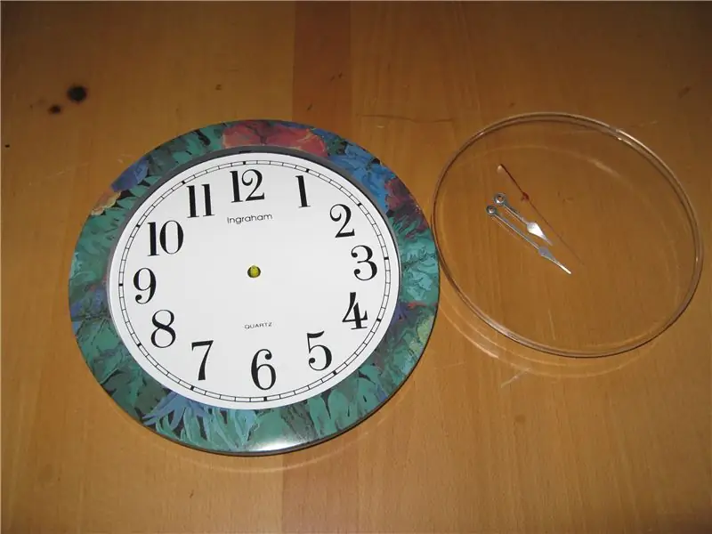 Un simple reloj de cuartos de galón