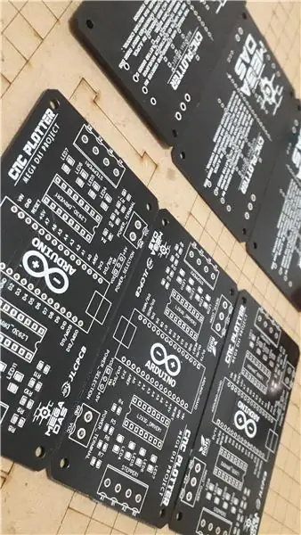 Fabricarea PCB-ului (produs de JLCPCB)