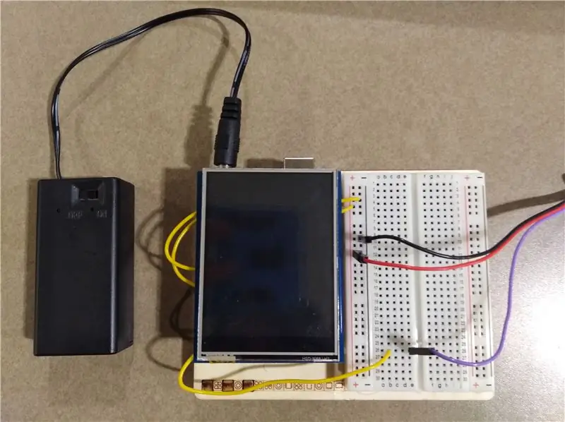 Connecteu el paquet de bateries de 9V