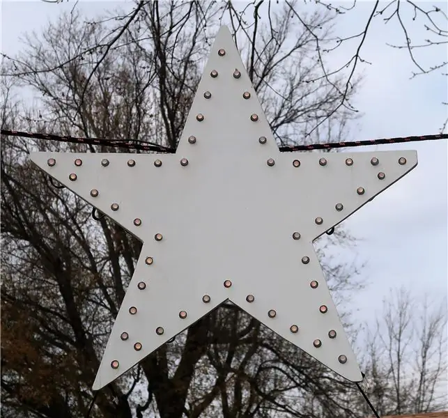 Una estrella navideña con LED programables