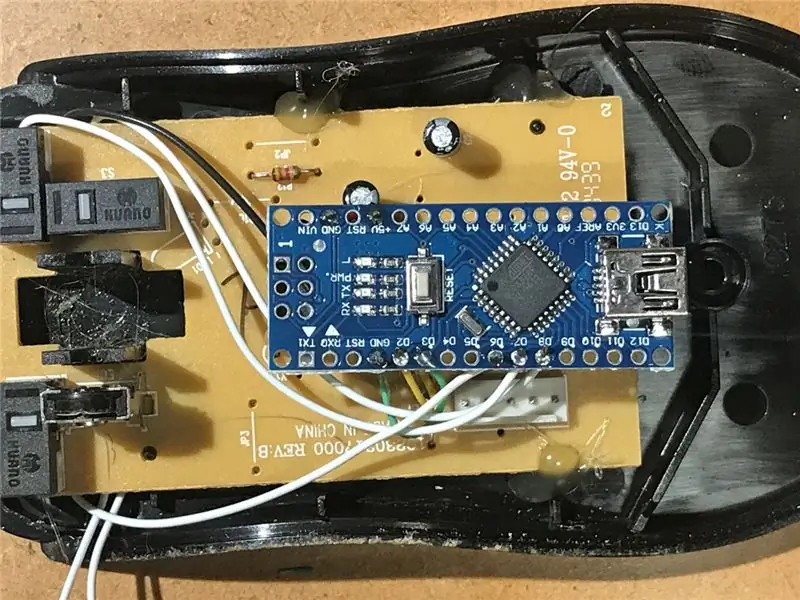 Conectarea butonului stâng la Nano