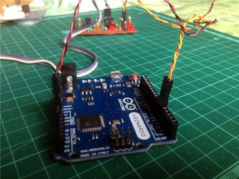 Подключите плату поворотного энкодера к плате Arduino