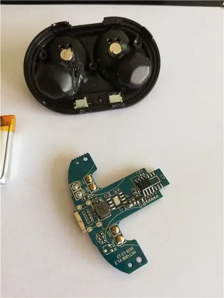 Verwijder de batterij en het oplaadcircuit