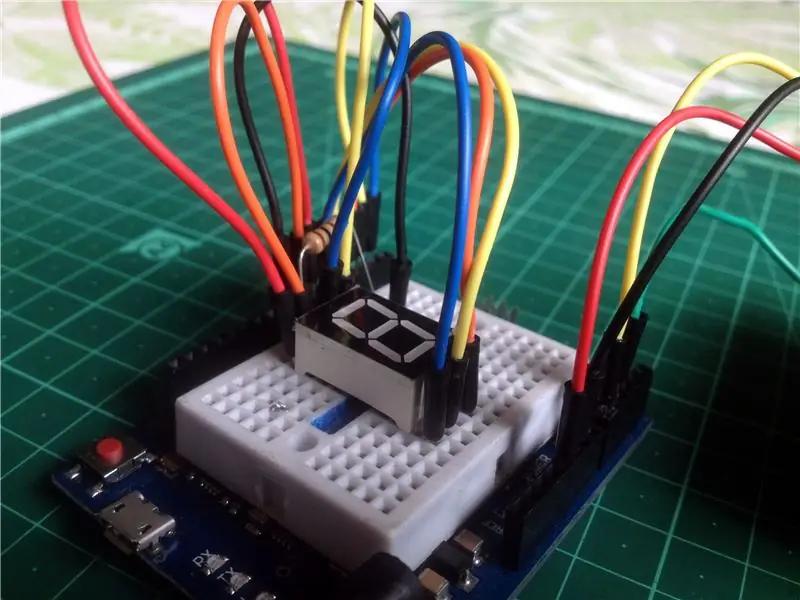 Conecte la pantalla LED de 7 segmentos a la placa Arduino