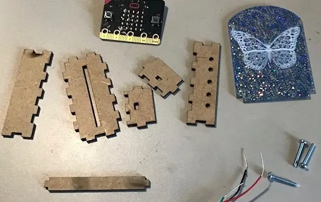 Descarregueu els fitxers i reduïu les parts amb el Lasercut