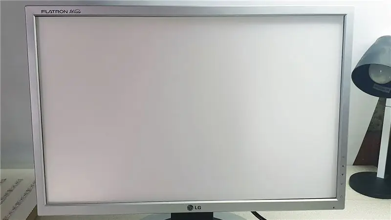 Feu pantalla de llum des de la pantalla LCD antiga