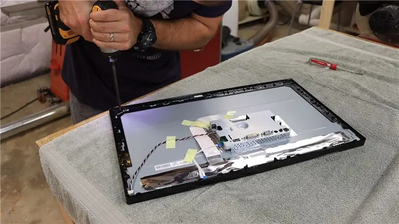 Pag-disassemble ng Computer Monitor