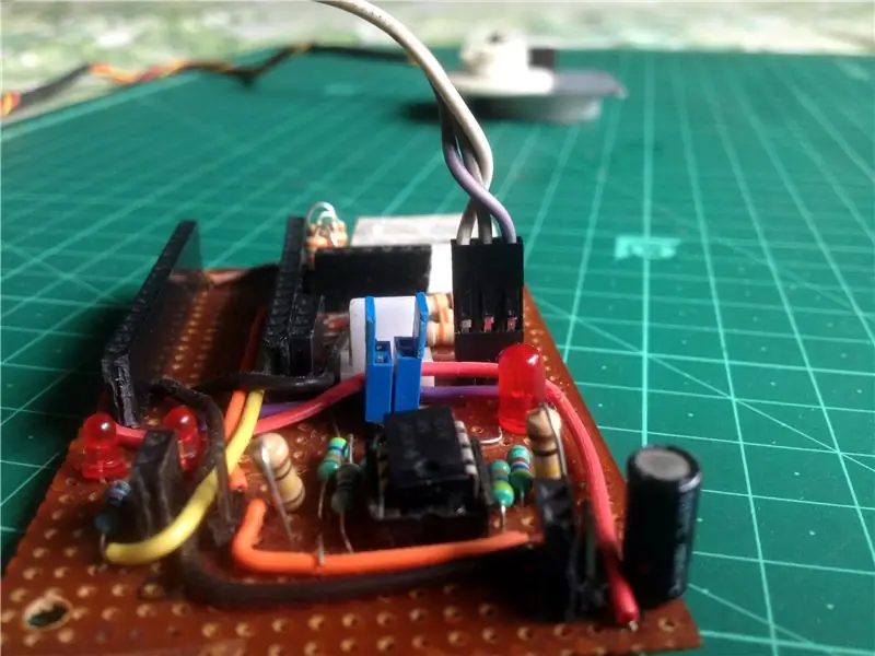 Συνδέστε το Stepper Motor Controller στην πλακέτα ενισχυτή