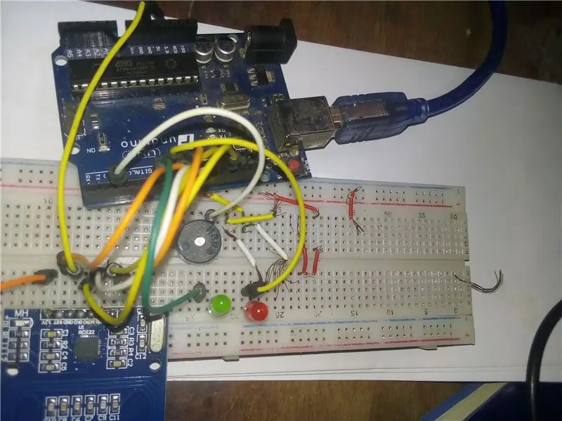 Connectant els leds i el buzzer