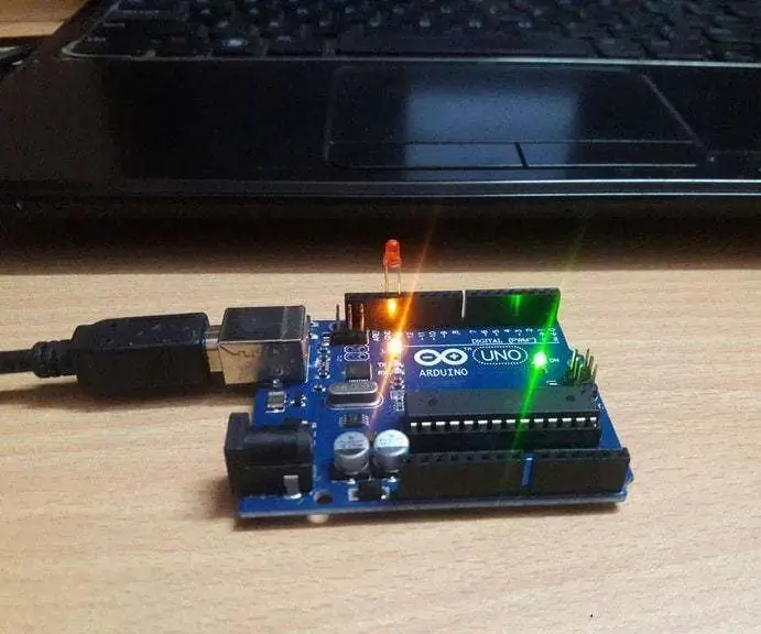 Nói xin chào với - Arduino UNO -: 4 bước