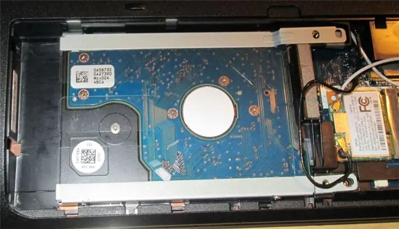 Letakkan Hard Drive Penggantian di Laptop