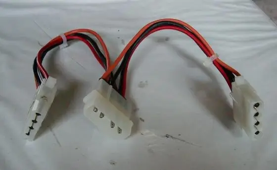 Компютър Molex Power Y-сплитер