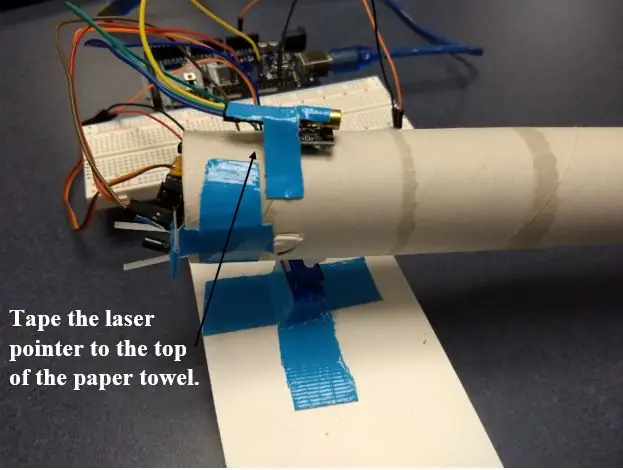 Bevestig bewegingssensor en lasermodule aan torentje