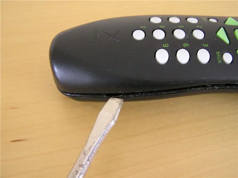 Otvorite Xbox Remote - Identificirajte IC i provjerite elektrolitički kvalitet