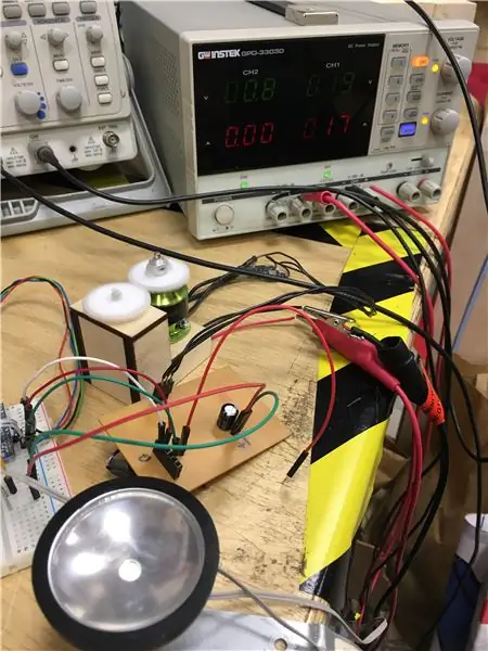 „Boost Converter“mažoms vėjo turbinoms