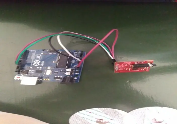 Spojenie medzi snímačom EKG a Arduino