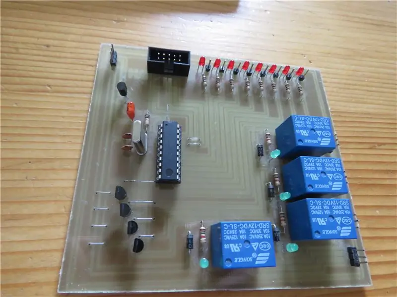 Crea la tua scheda di sviluppo con microcontrollore