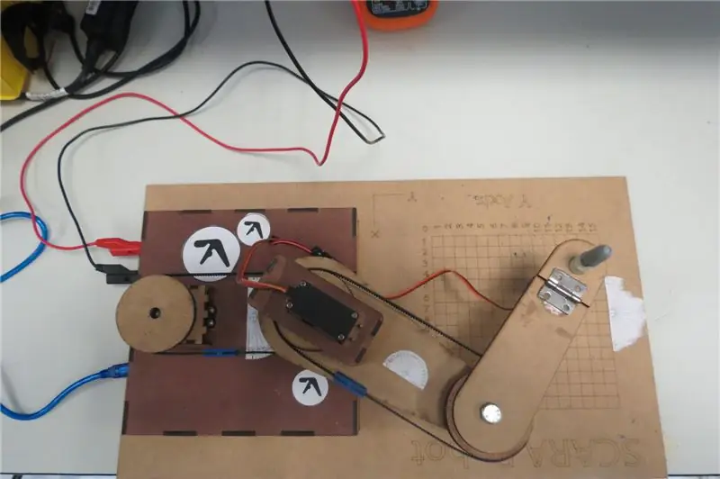 Robot SCARA: nauka kinematyki przedniej i odwrotnej!!! (Plot Twist Dowiedz się, jak stworzyć interfejs czasu rzeczywistego w ARDUINO za pomocą PRZETWARZANIA!!!!)