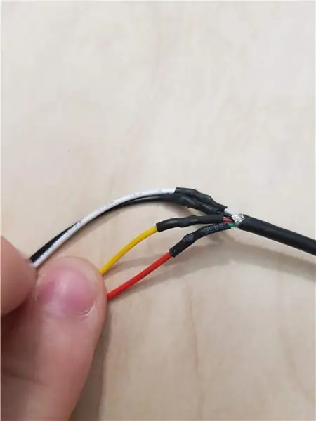 Menyolder Kabel