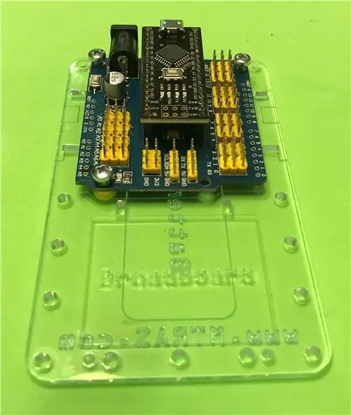 Monte o escudo do Arduino