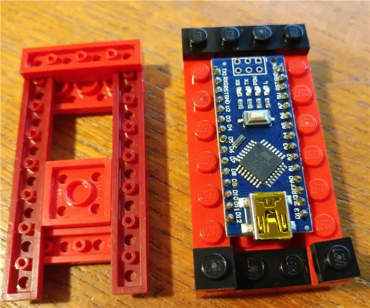 Lego Arduino Nano com alojamento de pernas: 4 etapas