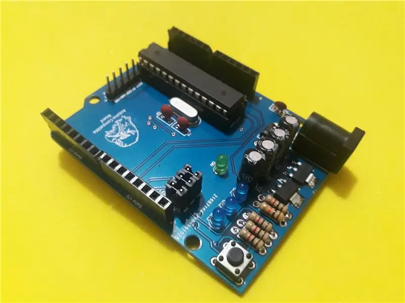 Arduino kompatibilis tábla