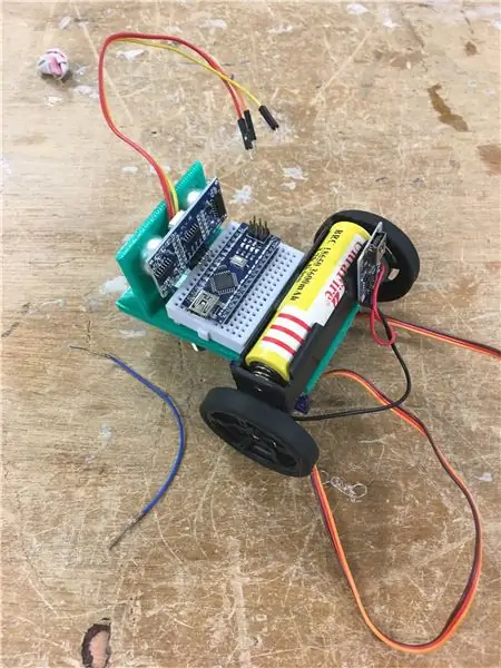 Het batterijbeheercircuit maken en toevoegen aan het chassis