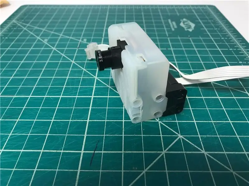 Conexión de la mochila al conector del sensor de distancia