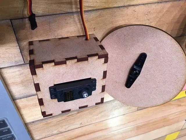 Masă și curbă (Laser Cutter)