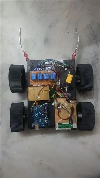 Bezdrôtový robot Arduino ovládaný počítačom