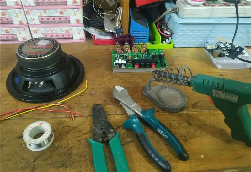 Mga Soldering Wires sa Mga Nagsasalita