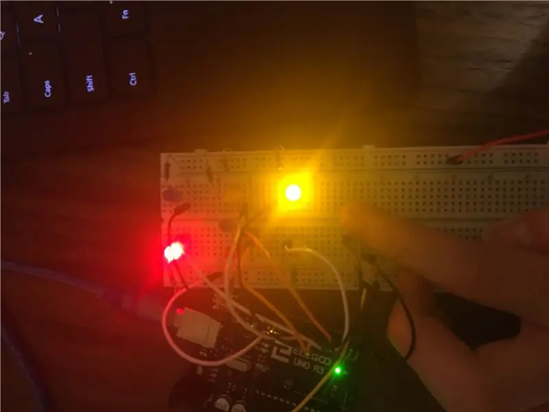 Cómo construir un colorido dado LED Arduino