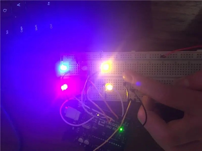 Hoe om 'n kleurvolle LED Arduino -dobbelsteen te bou